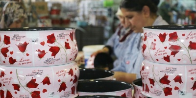 Tencere üretimine kadınların da eli değdi