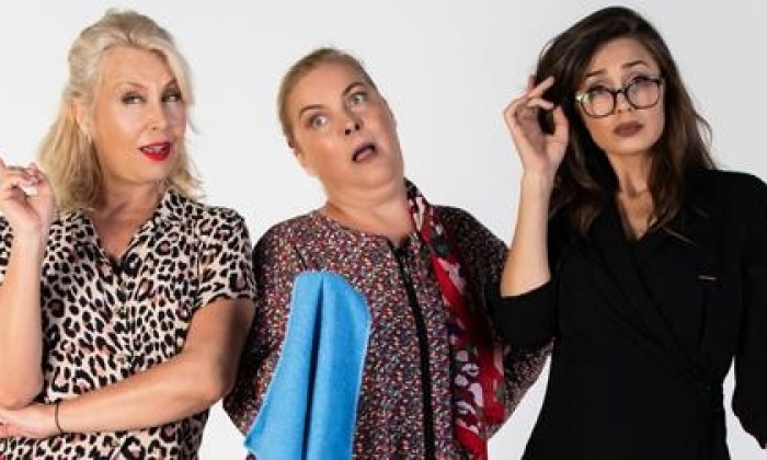 Etekler ve Pantolonlar tiyatro sahneleri 