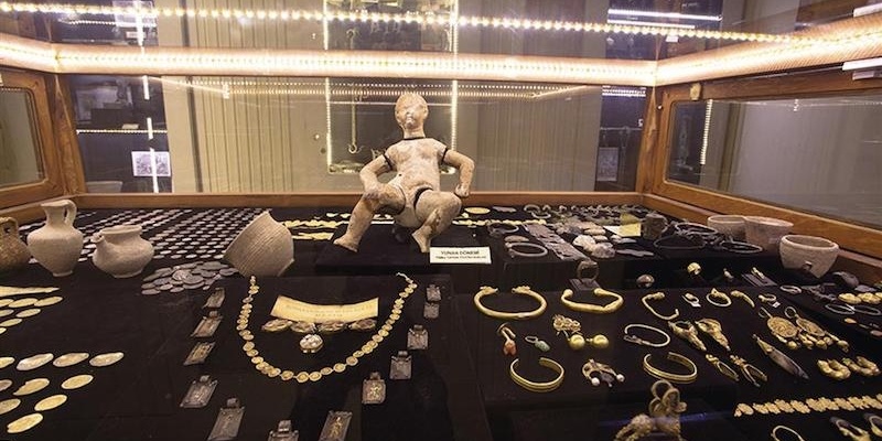 GORGO MEDUSA CAM ESERLERİ MÜZESİ