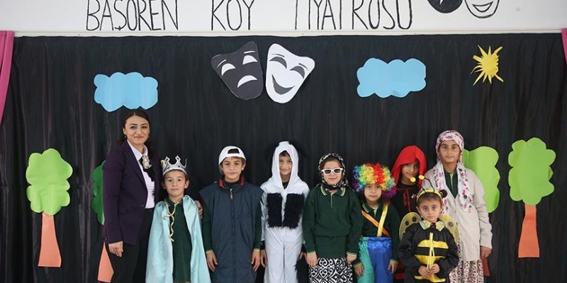 Köy Okulunda Yetişen Geleceğin Tiyatrocuları