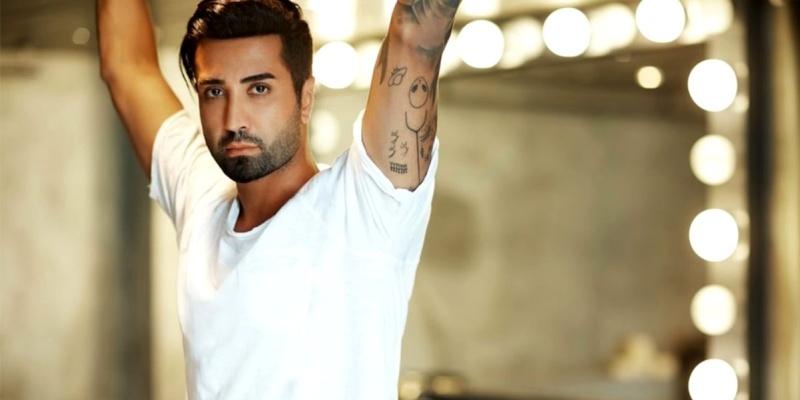 Söz & Müzik Tan Taşçı 